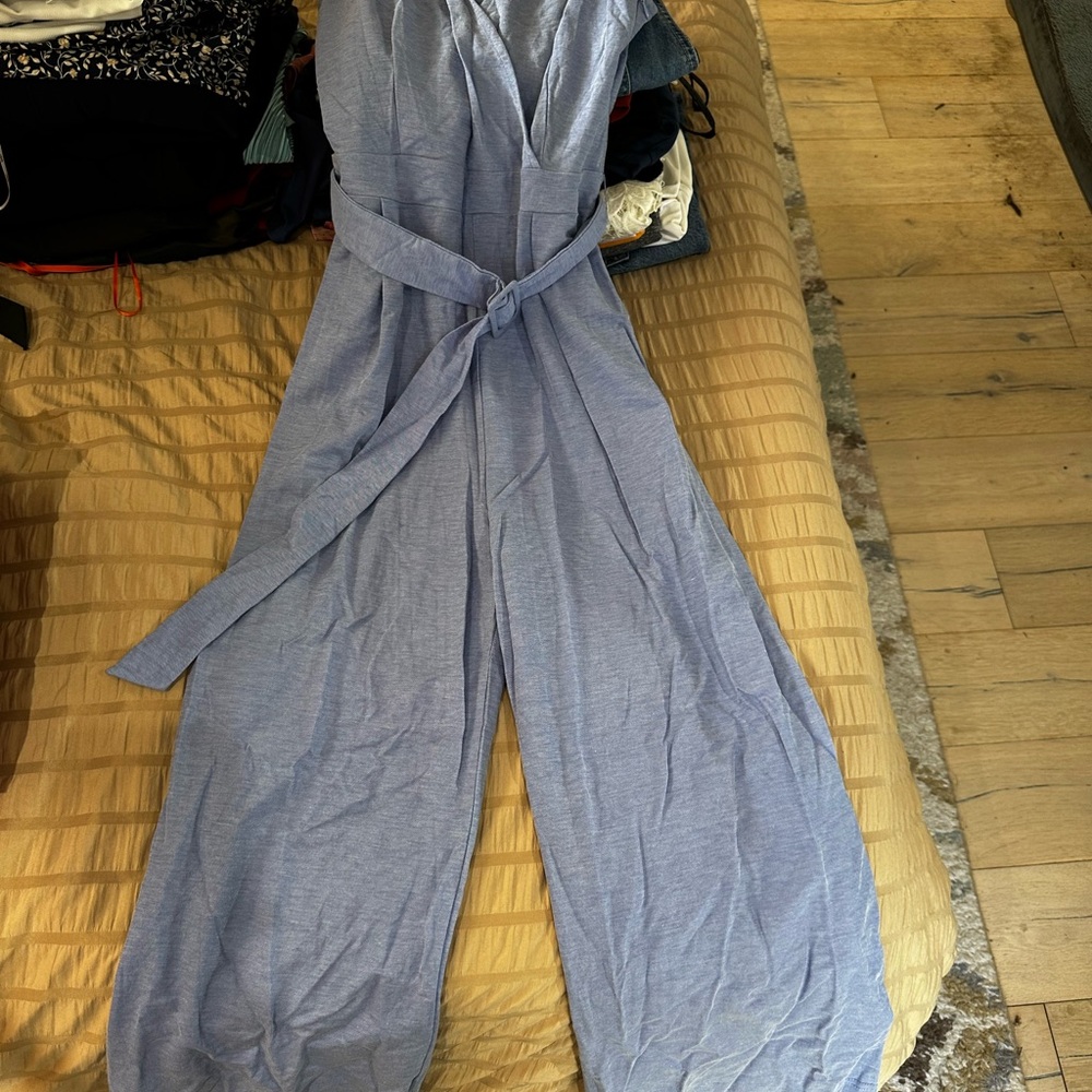 Elegant and Breathable Blue Sleeveless Jumpsuit